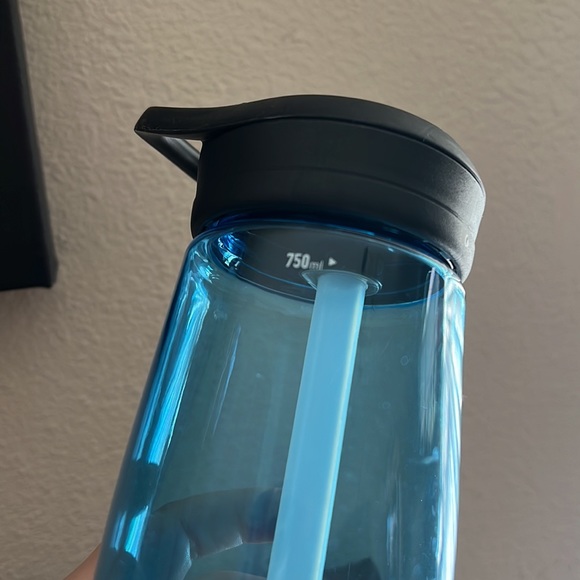 Camelbak Water Bottle - Picture 6 of 11